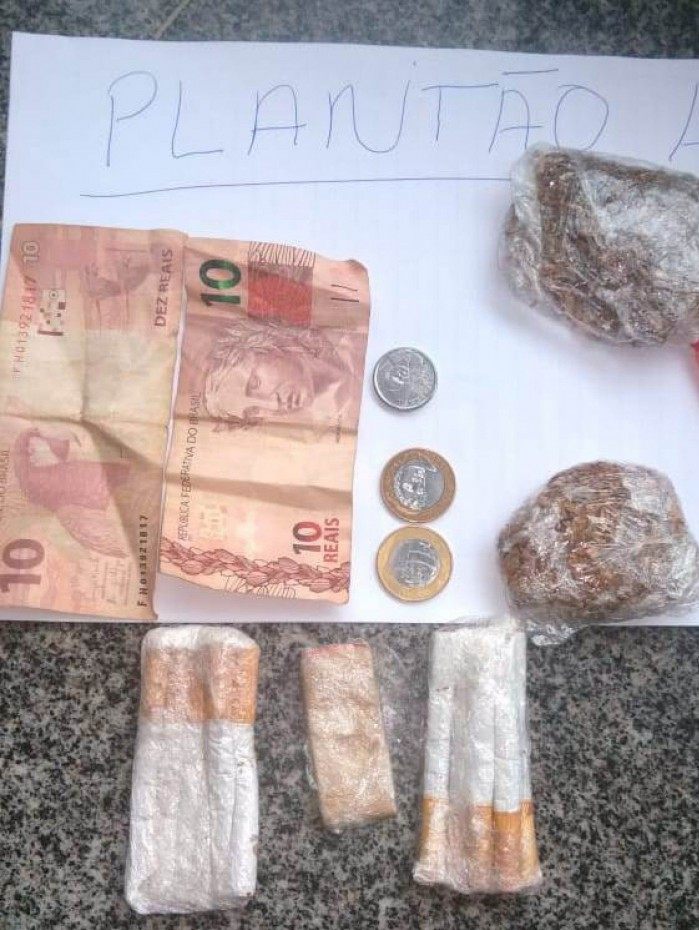 M&atilde;e de menor infrator &eacute; flagrada com maconha, cigarros e dinheiro em esp&eacute;cie durante a fiscaliza&ccedil;&atilde;o para entrada de visitas