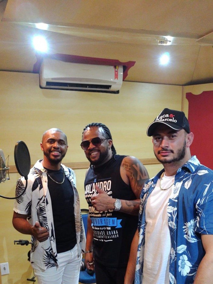 Xande de Pilares gravou feat com dupla sertaneja Luca e Marcelo 