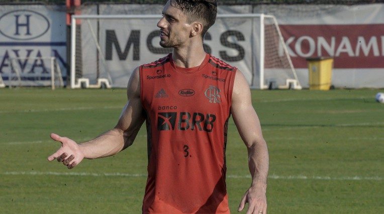 Melhor em campo, Diego Alves comemora vitória do Flamengo na