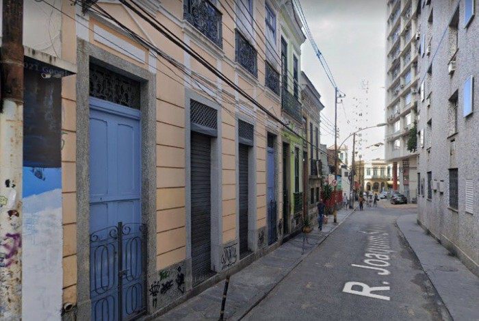 Casal morre após cair de prédio na Rua Joaquim Silva, no Centro do Rio