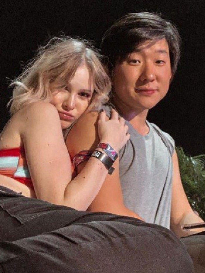 Durante sua participa&ccedil;&atilde;o no reality 'Ilha Record', em 2021, Pyong Lee teria supostamente tra&iacute;do a mulher, Sammy. Ap&oacute;s deixar o programa, o influenciador pediu desculpas
