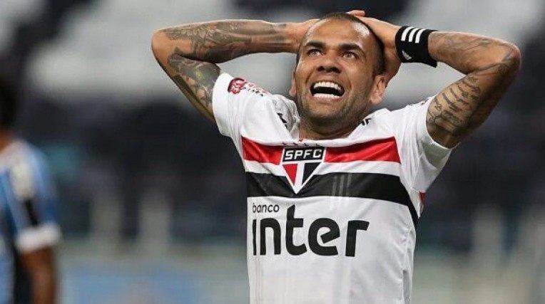 Presidente do Flamengo afirma interesse em Daniel Alves e não descarta  contratação | Flamengo | O Dia
