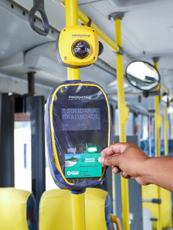 Com o cartão, moradores de 6 a 64 anos, irão pagar metade do valor da tarifa dos ônibus em viagens municipais.