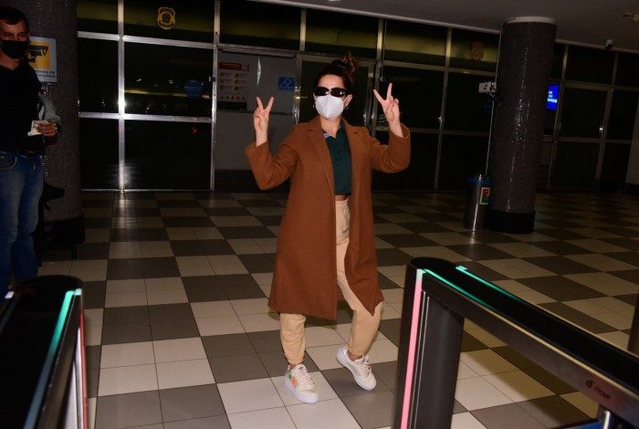 Juliette embarca no Aeroporto de Congonhas, em S&atilde;o Paulo, na manh&atilde; deste s&aacute;bado
