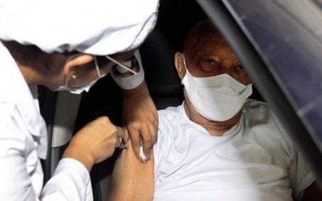 Nova Iguaçu aplica dose de reforço contra Covid-19 neste domingo