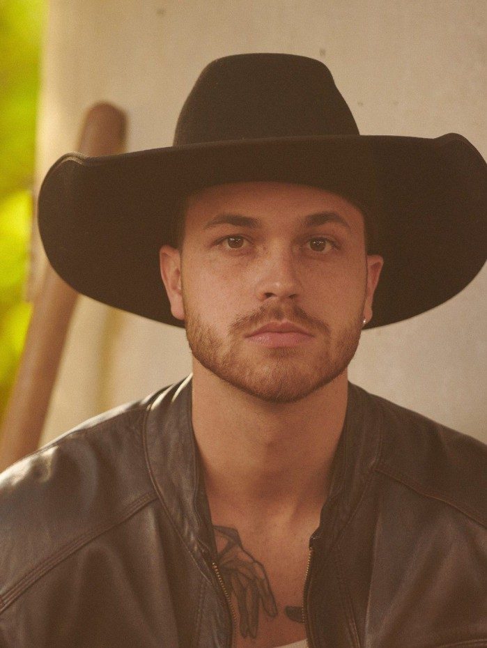 Gustavo Tubar&atilde;o conquistou mais de 5 milh&otilde;es de seguidores em um ano