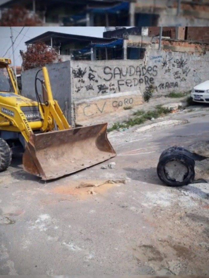 Os agentes removeram as barricadas erguidas por criminosos em todos os acessos ao Gogó de São João e Morro do Carrapato
