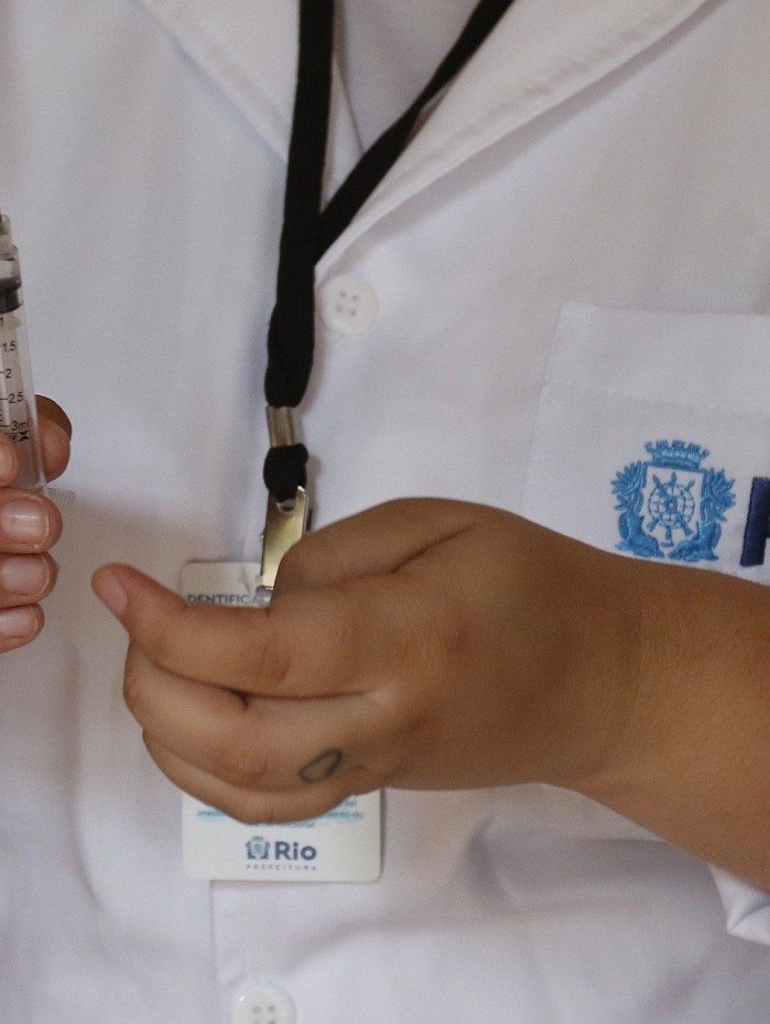 Prefeitura espera concluir vacina&ccedil;&atilde;o dos idosos nos pr&oacute;ximos dias, segundo o secret&aacute;rio de Sa&uacute;de do Rio