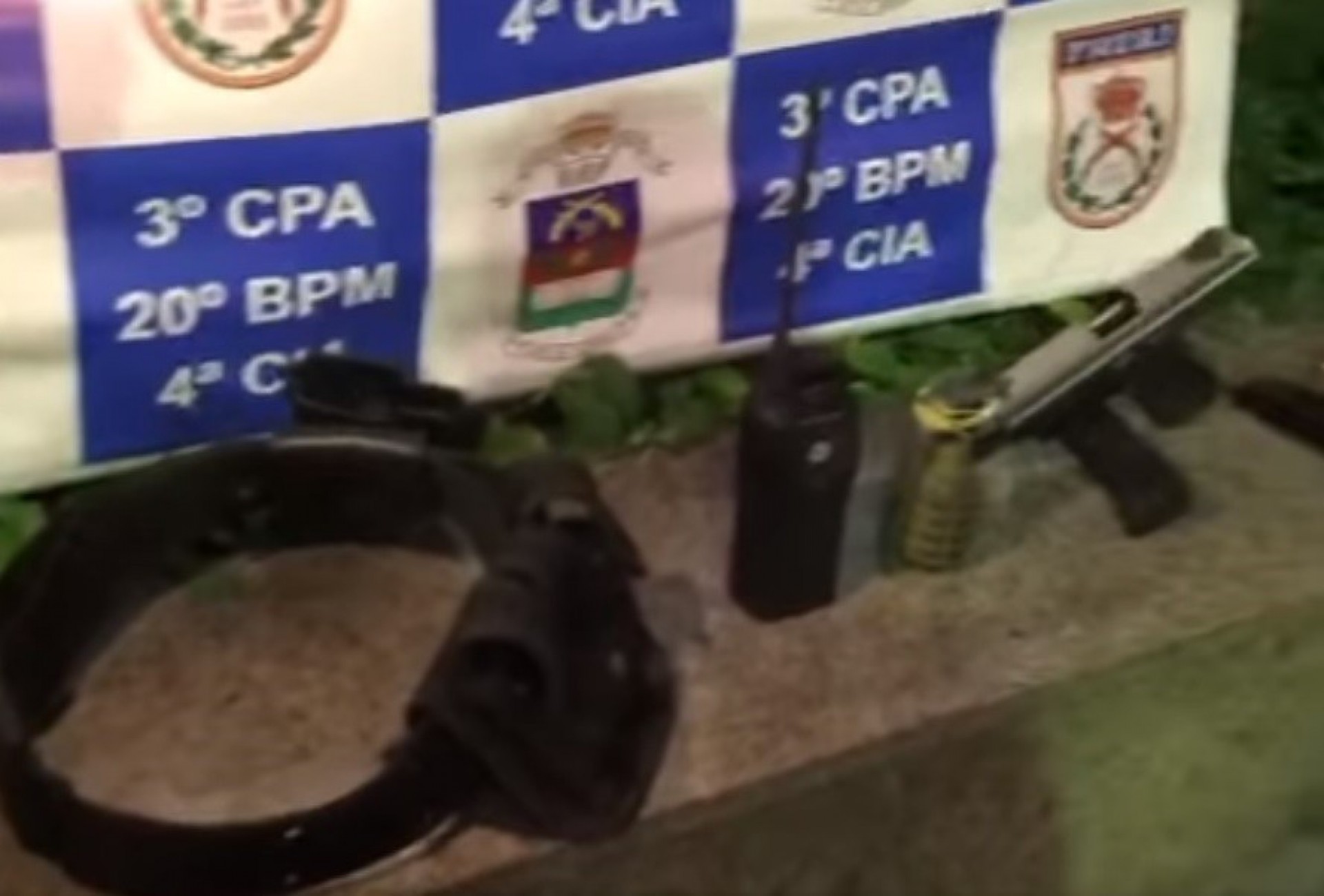 Policia Militar prende suspeito com armamento em Nova Iguaçu