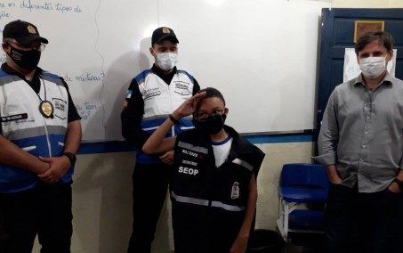 Policiais da Operação São Gonçalo Presente realizam sonho de crianças