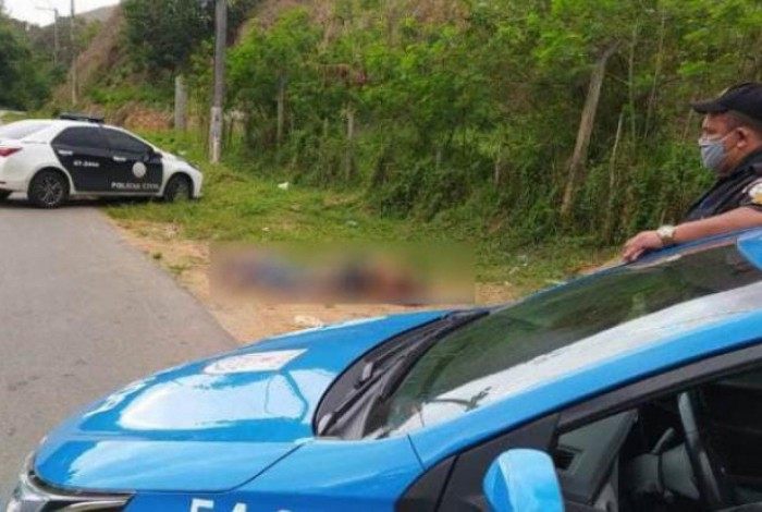 Dois homens são assassinados à beira da estrada em Volta Redonda