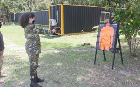 Guarda Ambiental de Nova Iguaçu faz treino para uso de armas não letais