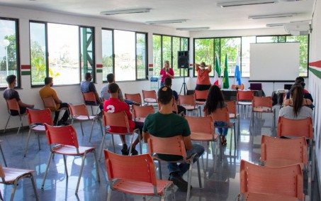 Palestra sobre empregabilidade reúne jovens e adultos