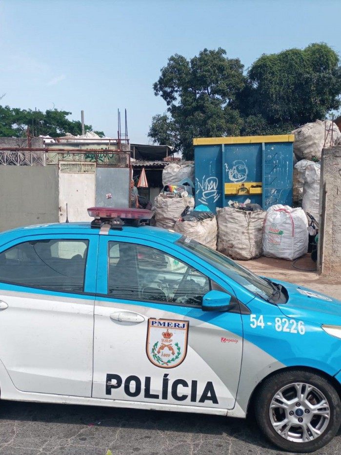 Policiais militares apreendem cabos de cobres em ferro-velho da Zona Norte 