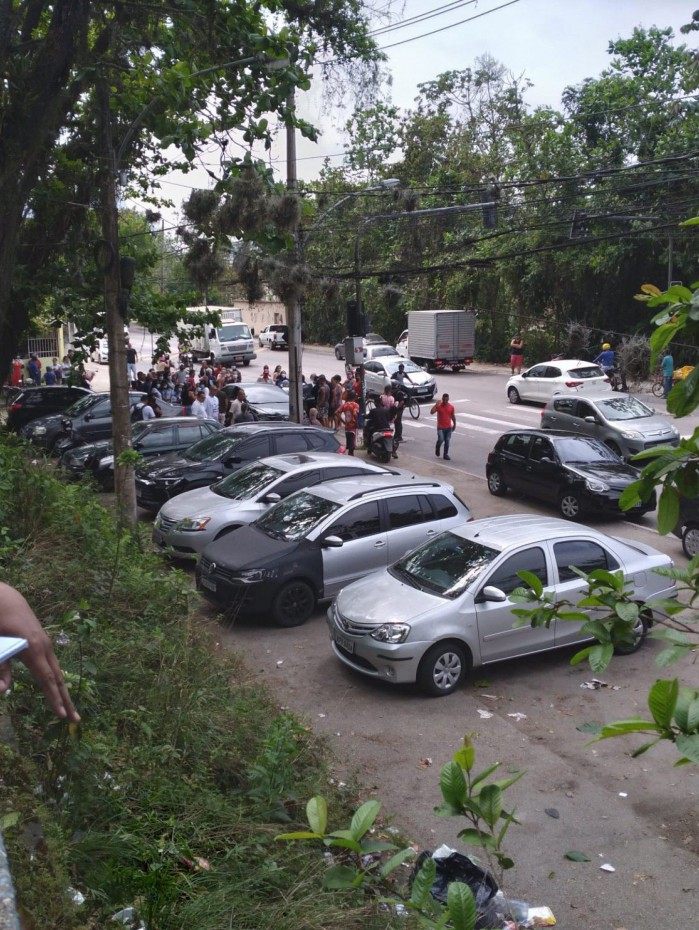 Homem &eacute; executado em plena luz do dia em Vargem Pequena, na Zona Oeste do Rio