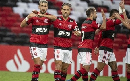 Comentarista vê má vontade de torcedores com jogador do Flamengo: 'Precisa ser reconhecido'