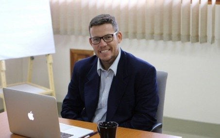 Professor de economia de Nova Iguaçu dá dicas para pais sobre presentes para Dia das Crianças