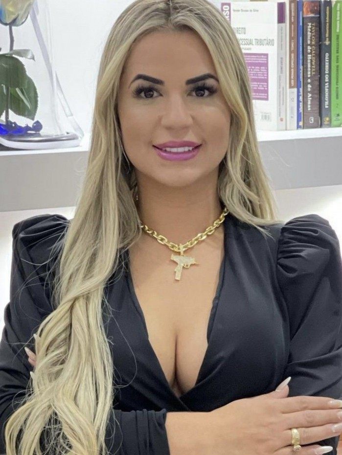 Deolane Bezerra 