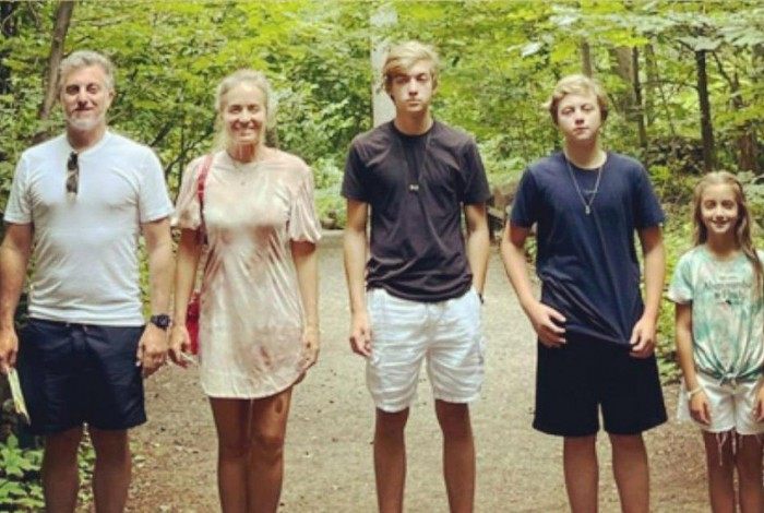 Luciano Huck e família