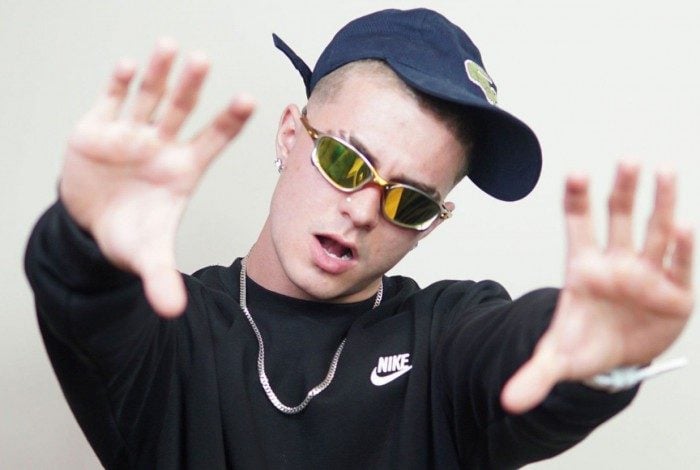 O cantor lancará em breve o videoclipe de 'Noite Inteira'