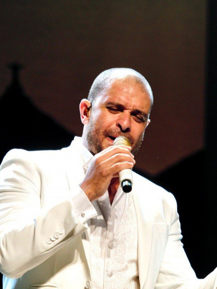 Diogo Nogueira se apresentou nesta quarta-feira