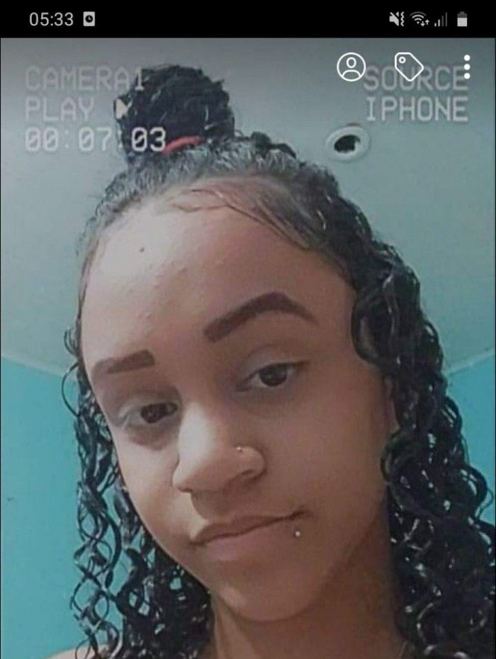 Sabrina Mikaelly, de 15 anos, foi morta com um tiro pelo ex-namorado
