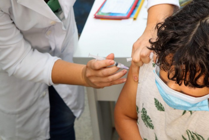 Renan Ferreirinha disse que pretende dar início à vacinação de crianças de 5 a 11 anos contra a covid-19 
