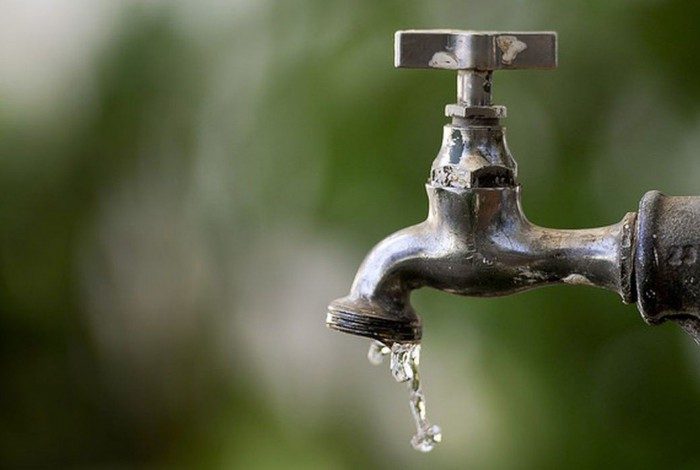 Prefeitura do Rio vai multar empresa que distribuir água contaminada para o município