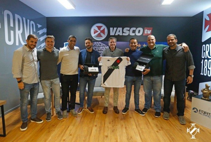 Dirigentes do Vasco se reuniram com representantes da PixBet para assinar o contrato de patrocínio