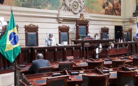 Câmara do Rio implementa novo sistema de gestão... e abandona cheques