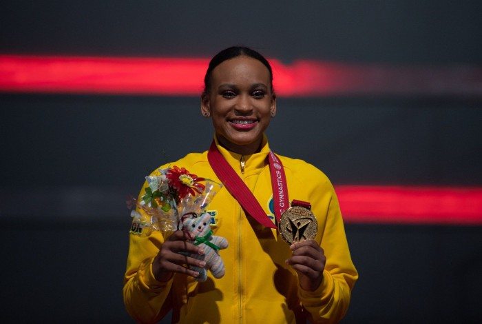Rebeca Andrade conquistou a medalha de ouro no salto no Mundial de Ginástica