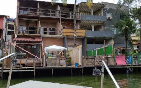 Polícia interdita construção clandestina de milicianos na Zona Oeste do Rio