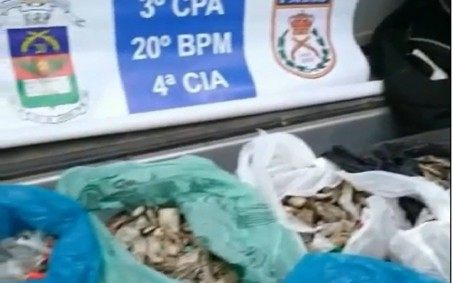 Policiais prendem traficantes e apreendem drogas e uma arma em Nova Iguaçu