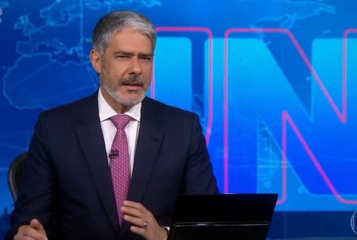 William Bonner est&aacute; afastado da apresenta&ccedil;&atilde;o do 'JN' por conta de problemas na voz