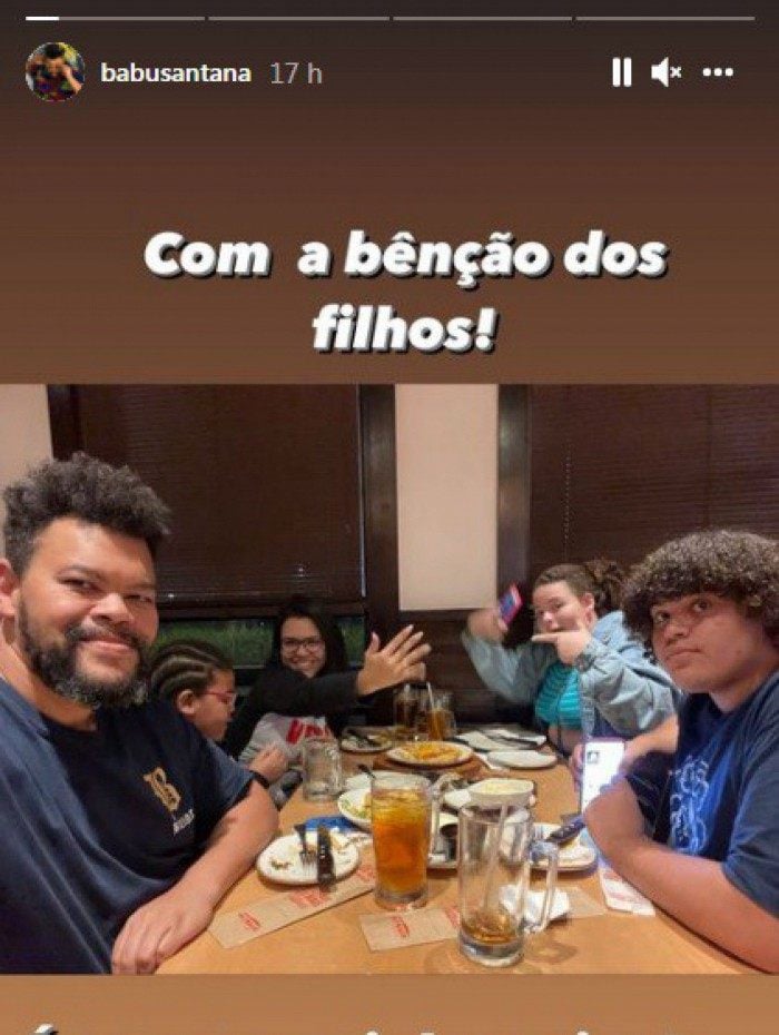 Babu Santana anuncia noivado com Livia Nascimento