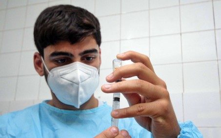 Nova Iguaçu retoma vacinação contra a Covid-19 na quarta