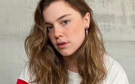 Alice Wegmann lamenta a morte de cachorro da família