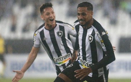 No sufoco, Botafogo vence o Confiança e fica mais perto do acesso
