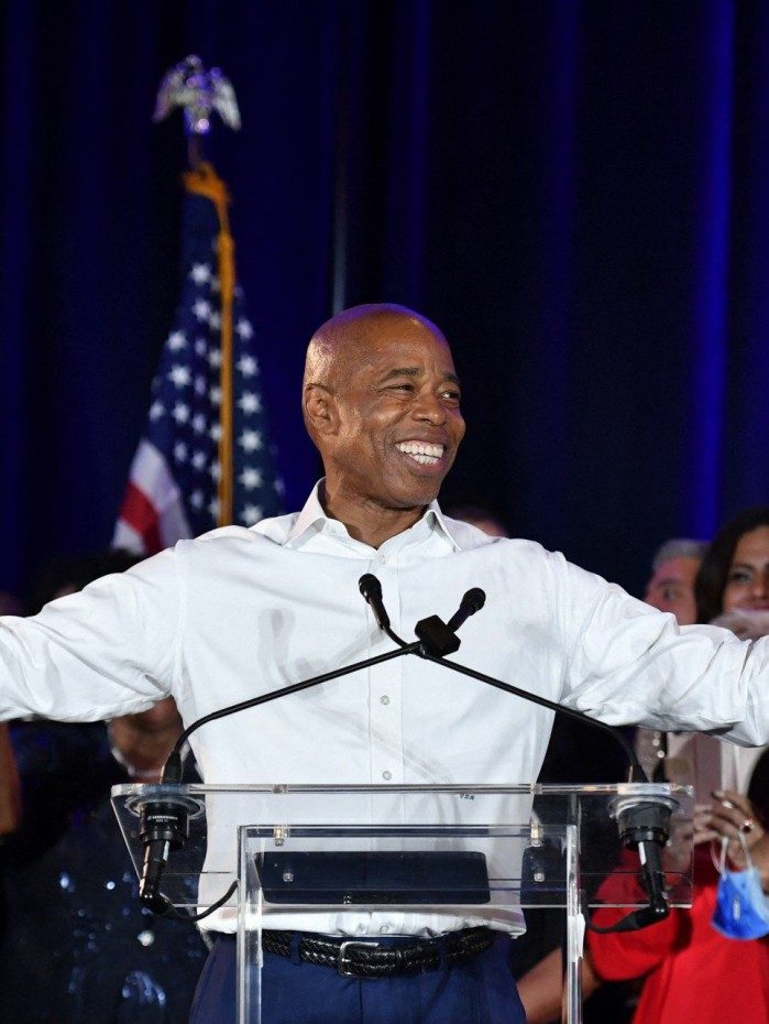 Eric Adams em festa de eleição no Brooklyn, nesta terça-feira, 2