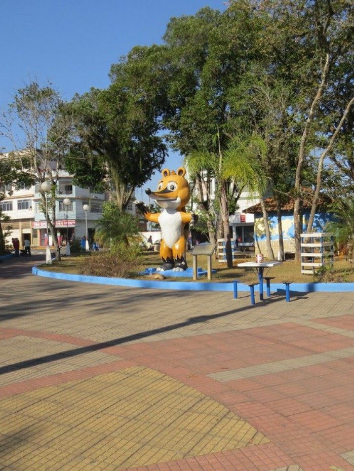 Praça Teixeira Brandão recebe ações neste sábado