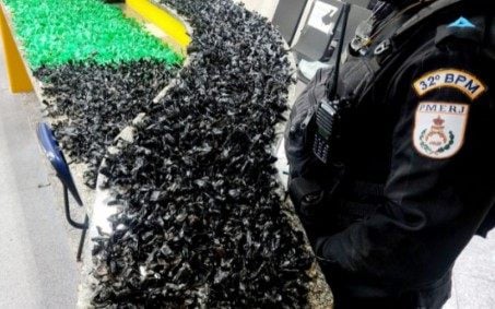 PM apreende 21kg de cocaína e causa prejuízo de R$ 168 mil ao tráfico em Macaé