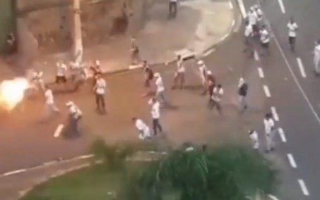 Vídeo: Torcidas de Vasco e Guarani brigam antes de duelo pela Série B