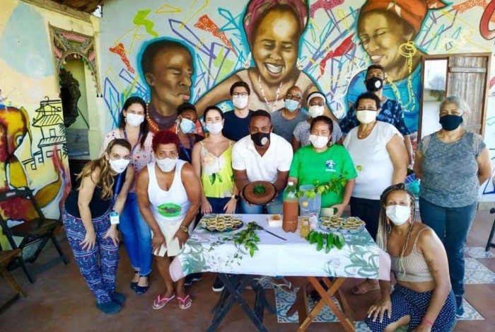 No Morro do Salgueiro, Zona Norte do Rio, moradores geram sustentabilidade por meio do Grupo Erveiras e Erveiros do Salgueiro