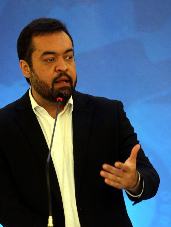 Cl&aacute;udio Castro 