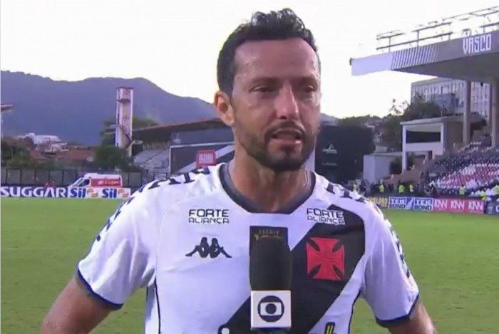 Nenê não conteve as lágrimas após a goleada sofrida pelo Vasco para o Botafogo