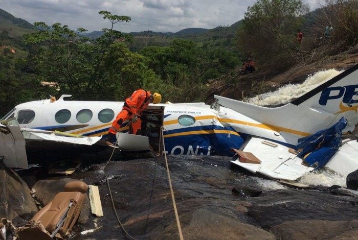 Marília Mendonça: polícia encontra cabo enrolado em hélice do avião que caiu