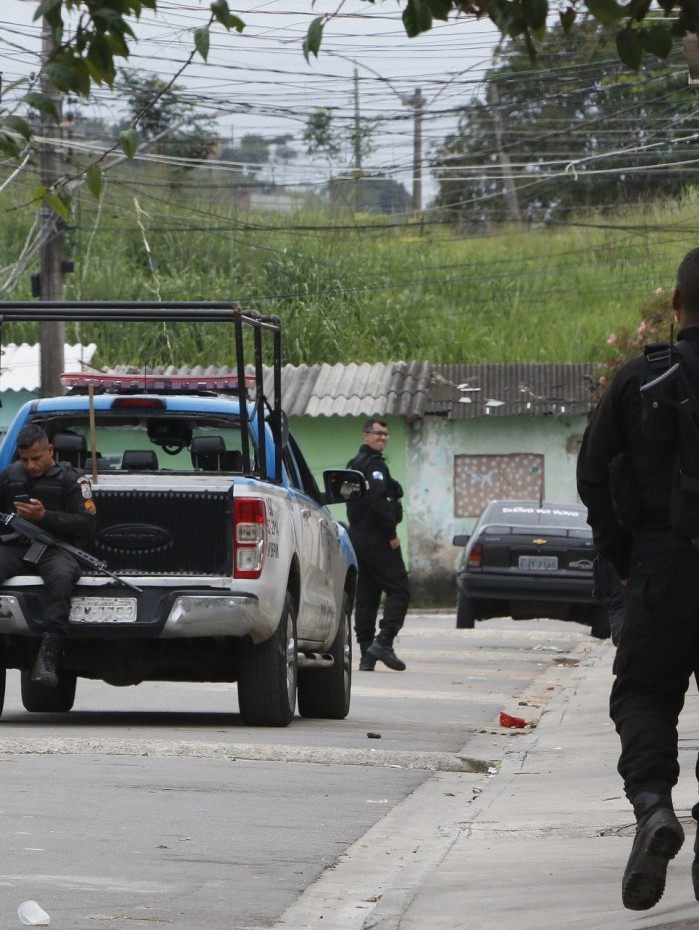 Em novembro, PM j&aacute; havia feito opera&ccedil;&atilde;o em comunidades dominadas pela mil&iacute;cia, em Santa Cruz