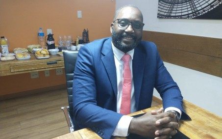 Advogado iguaçuano esclarece sobre desigualdades raciais no mercado de trabalho