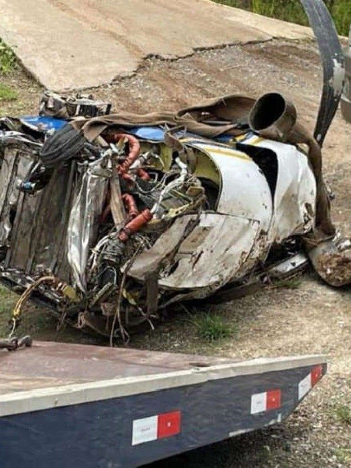 Fotos mostram cabos enrolados em h&eacute;lice de avi&atilde;o que levava Mar&iacute;lia Mendon&ccedil;a e caiu na &uacute;ltima sexta-feira, 5