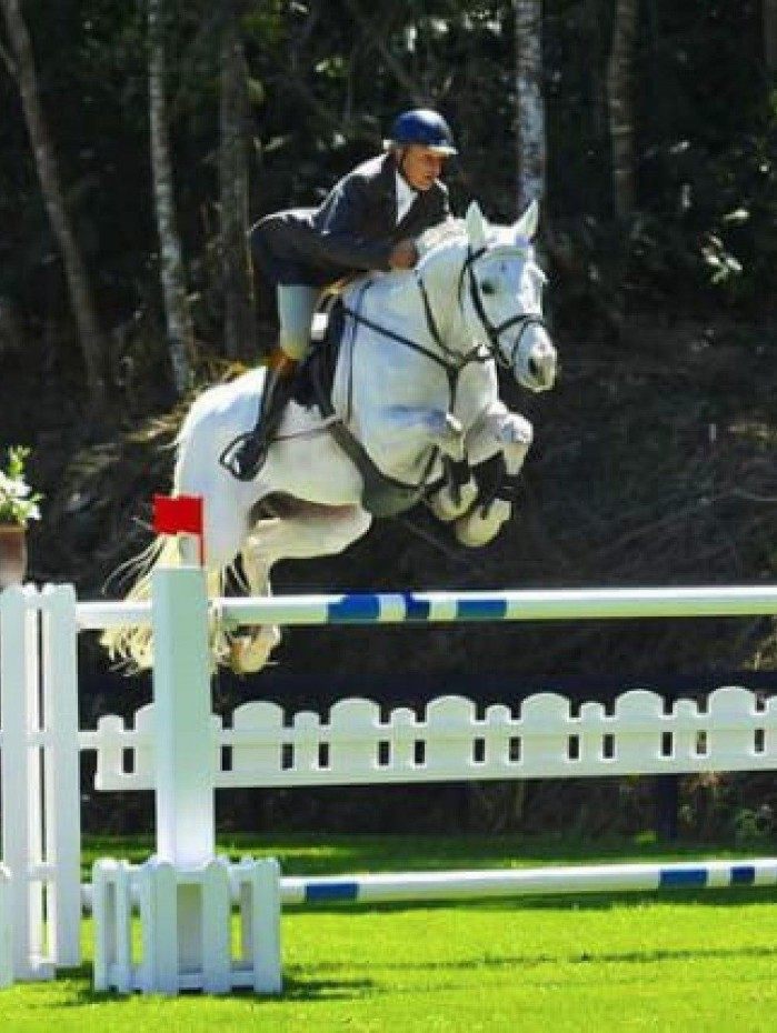 Felipinho monta h&aacute; 59 anos 